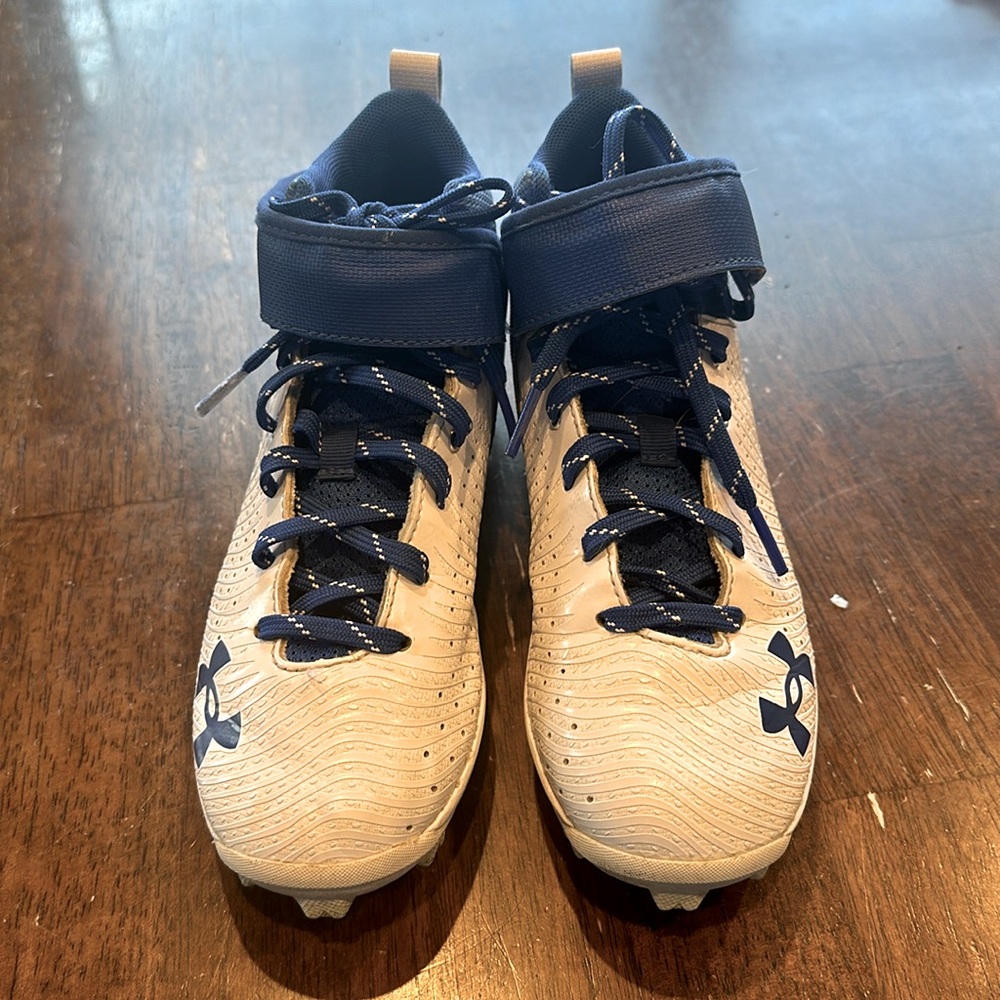 Under Armour football Cleats size 3Y